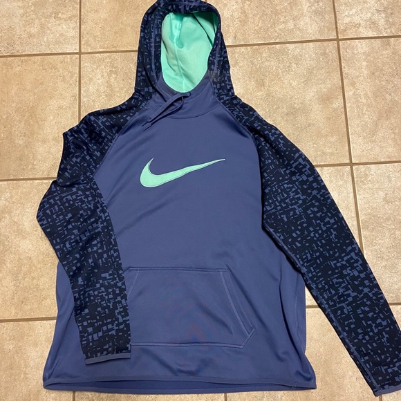 Nike Dri-fit hoodie - Picture 2 of 3